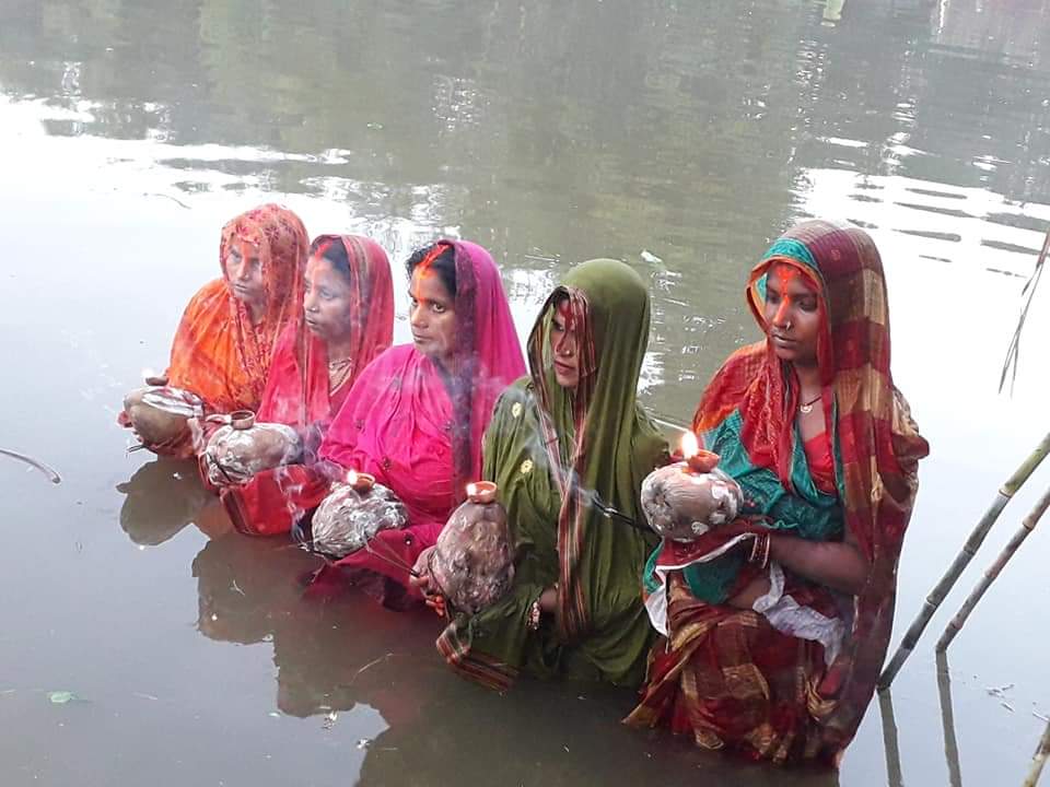 उदाउँदो सूर्यलाई अर्घ दिइयो, मधेसको महापर्व छठ सम्पन्न