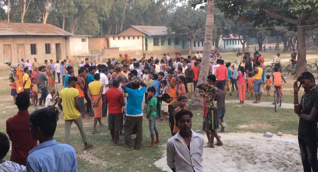 धनुषाको विदेह नगरपालिकामा प्रधानाध्यापक झा विद्यार्थीबाटै कुटिए