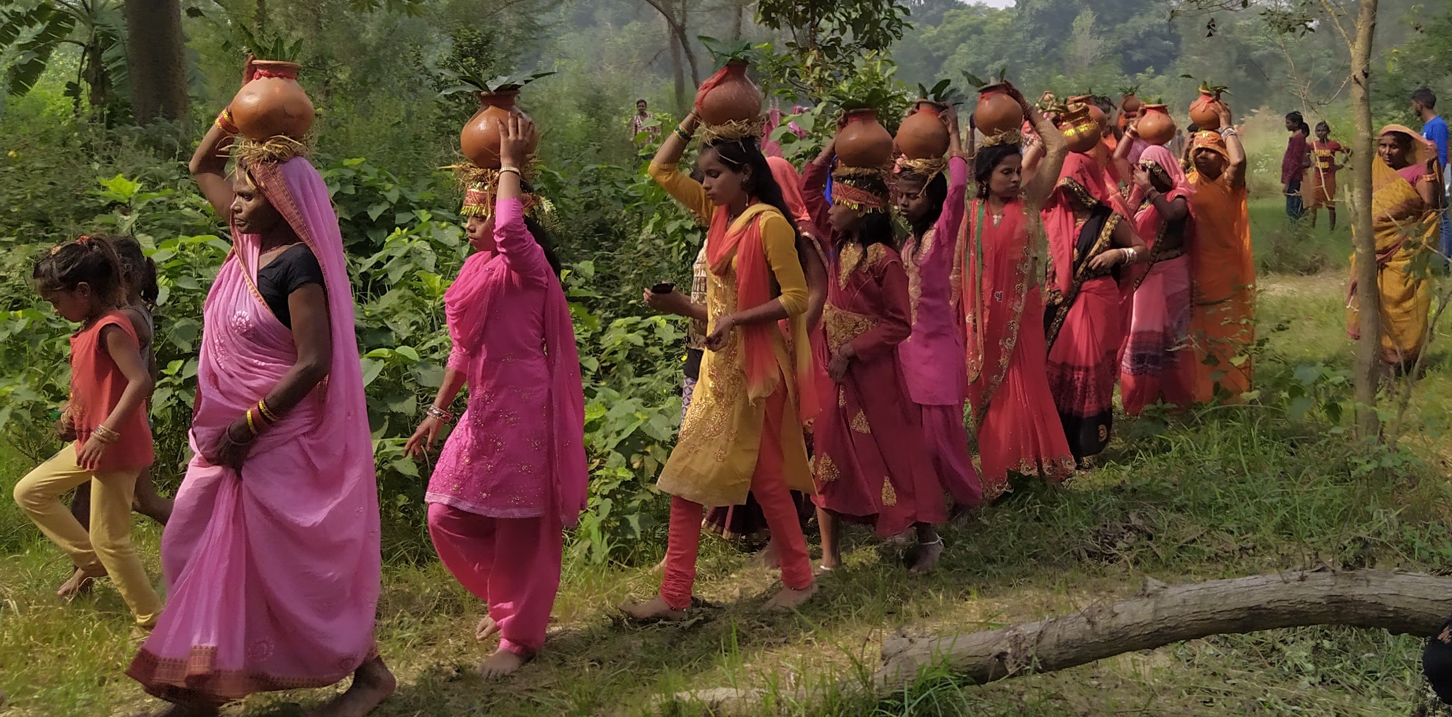 महोत्तरीमा बिशाल कलश यात्रा संगै नौ दिने रामनाम जप महायज्ञ शुरु