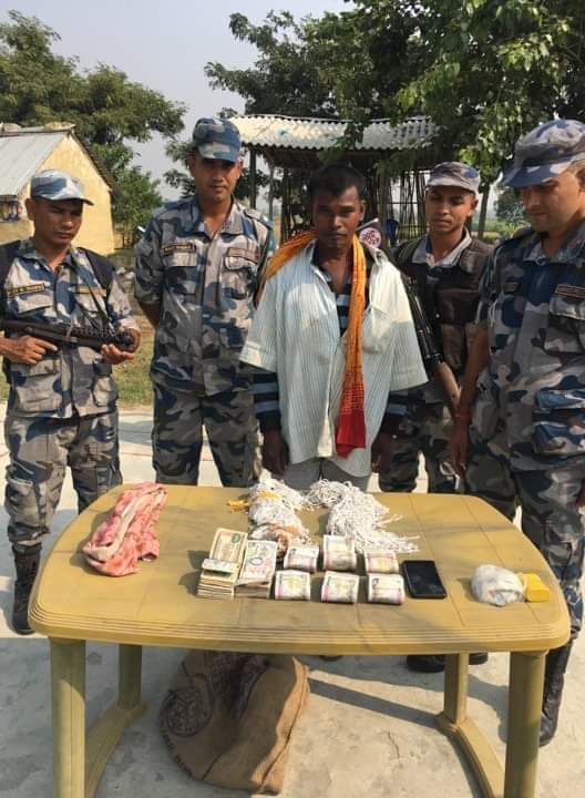 सिरहाका गुप्ता ७ लाख नगद र ६ किलो चाँदीसहित जनकपुरबाट पक्राउ