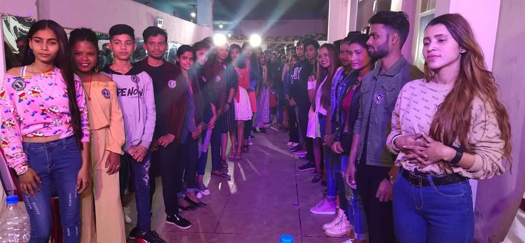 लहानमा फेशन शो एण्ड म्युजिकल ईभेन्ट हुदै, यूवायूवती उत्साहित