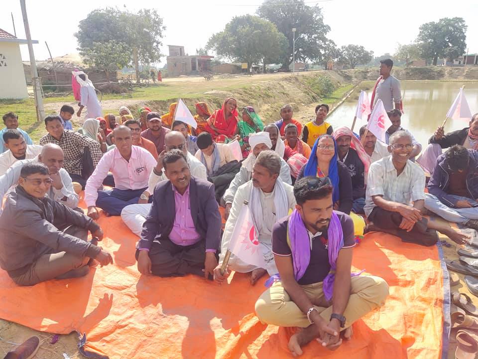 सिरहाको लक्ष्मीपुर पतारीमा अनियमितता विरुद्ध नेकपाको आन्दोलन