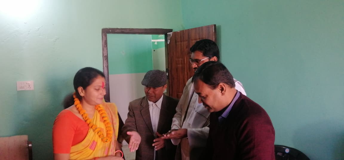 राजपा नेता मिश्र र काँग्रेस नेतृ झालाई मन्त्री यादबले गराए समाजवादी पार्टीमा प्रवेश