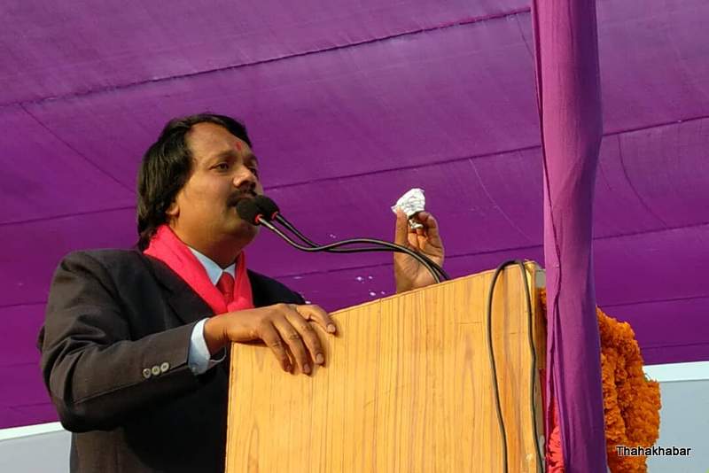डा. सीके राउतले जब कोटको गोजीबाट म्याद गुज्रेको औषधी निकाले…(भिडियो हेर्नुस्)