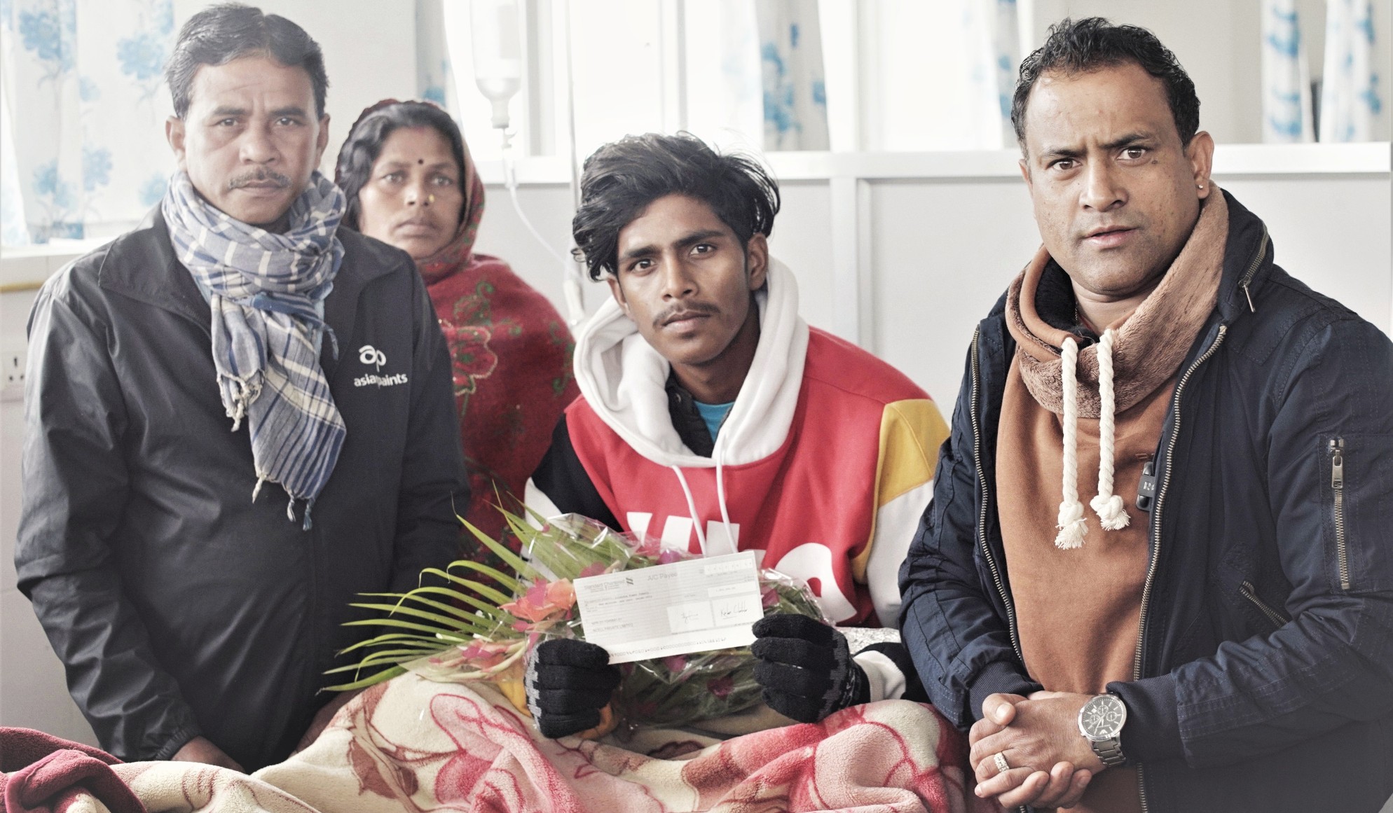 सिरहाका कामती अस्पतालमा उपचार गराइरहेकै बेला जिते १० लाख रुपैयाँ
