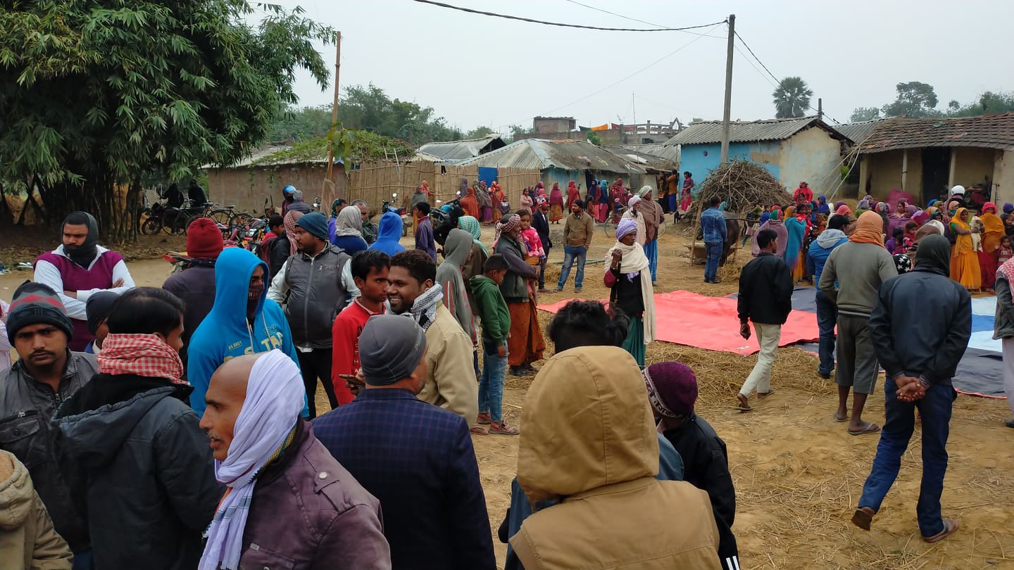 जब प्रशासनले धनुषाको १५ सुकुम्वासी वस्तीमा डोजर चलाउन लागे…
