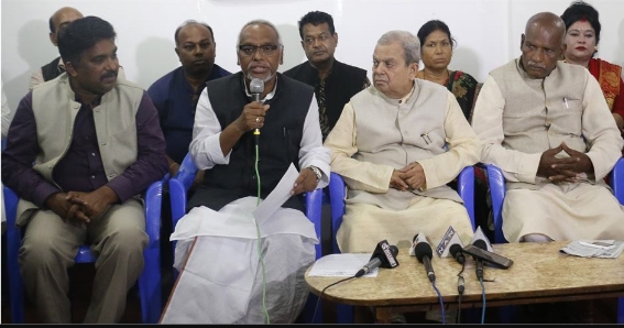 राजपाले प्रधानमंत्री ओलीसंग चार मंत्री र उपसभामुख मागेको खुलासा, ओलीले के भने ?