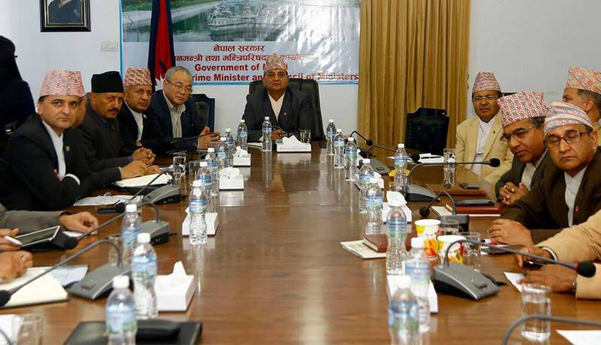 एक सातालाई नेपाल लकडाउन : घरबाट निस्किन नपाइने, गाडी र जहाज पनि बन्द