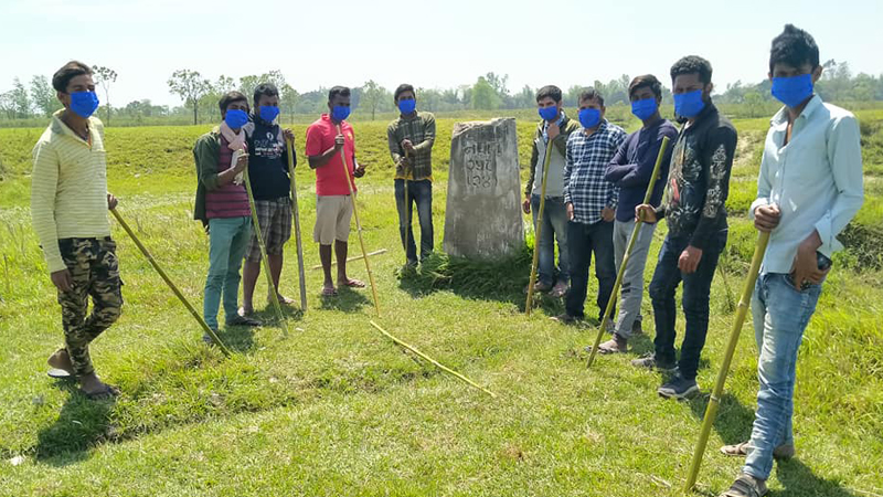 सीमा नाकाबाट आवतजावत गर्न नदिन युवाहरूले थाले गस्ती