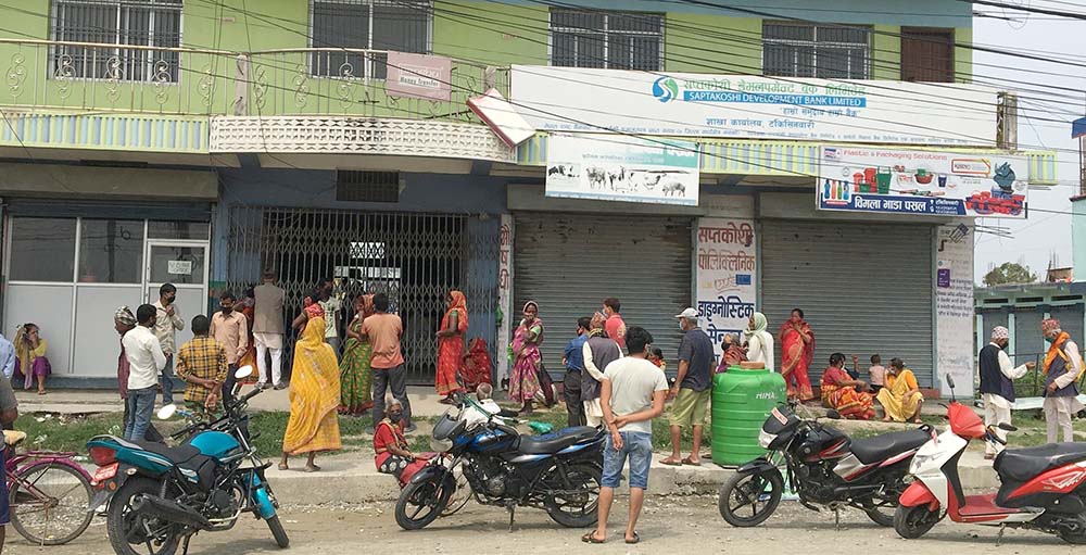 बिरगंजका मेयरको घरमा रहेको गोदाममा प्रहरीको छापा