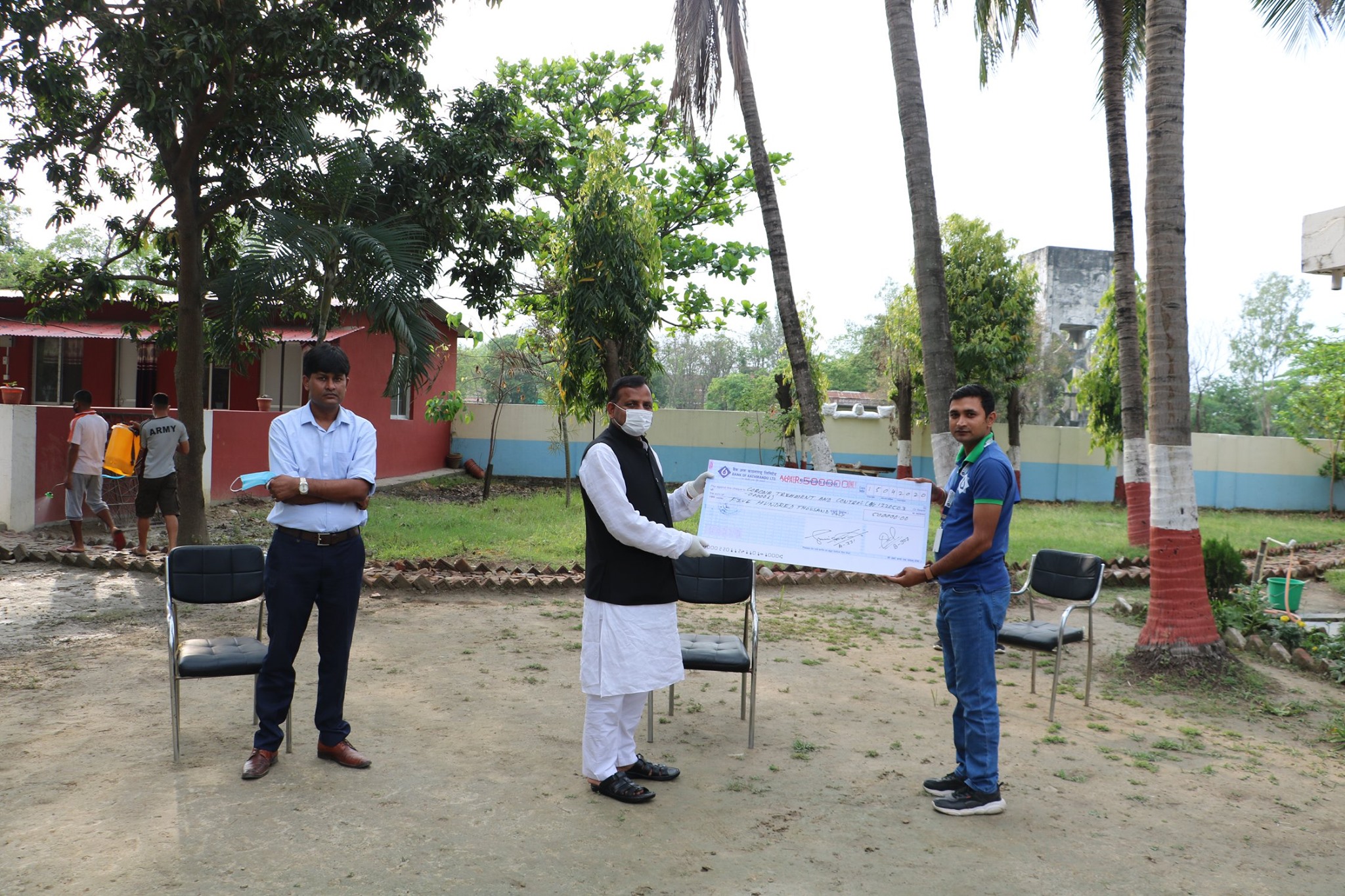 प्रदेश राहत कोषमा सेन्चुरी र बैंक अफ काठमाण्डौको सहयोग