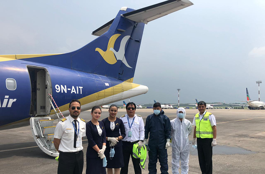 बंगलादेशबाट बिरामी छात्रालाई काठमाडौं ल्याइयो, बुद्धले गर्‍यो रेक्स्यू उडान