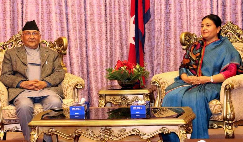राष्ट्रपतिलाई भेट्न प्रधानमन्त्री ओली शितल निवास