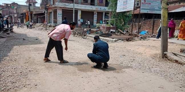 जनकपुरः दुई महिला पैसा फालेर भागिन, कोरोनाको शंकामा नोटलाई टेस्ट गरिने