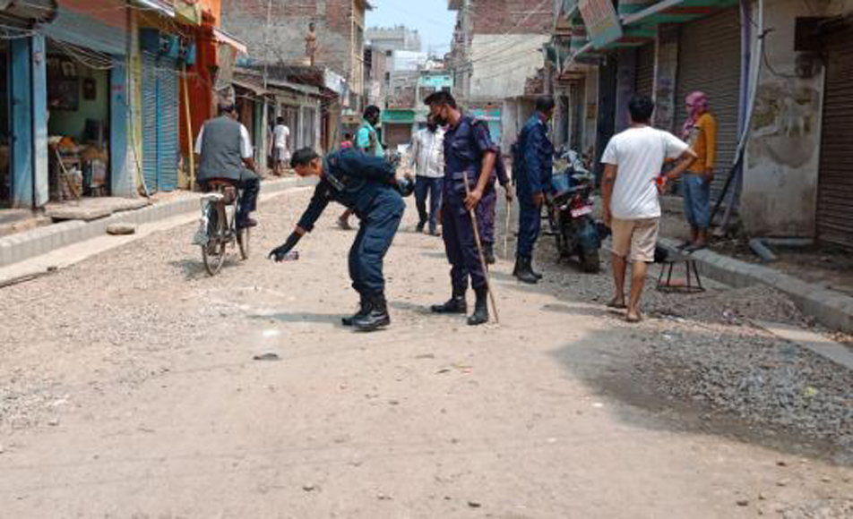 सुनसरीको बिभिन्न स्थानमा पैसा फ्याल्दै पिकअप भेन , खोजीकार्य जारी