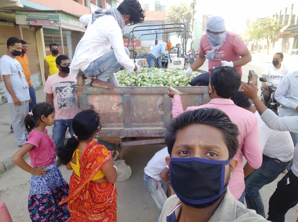 यस्तो पनि : कोरोना प्रभावितलाई राहत वितरण गर्दा फोटो र भिडियो खिच्न नपाइने