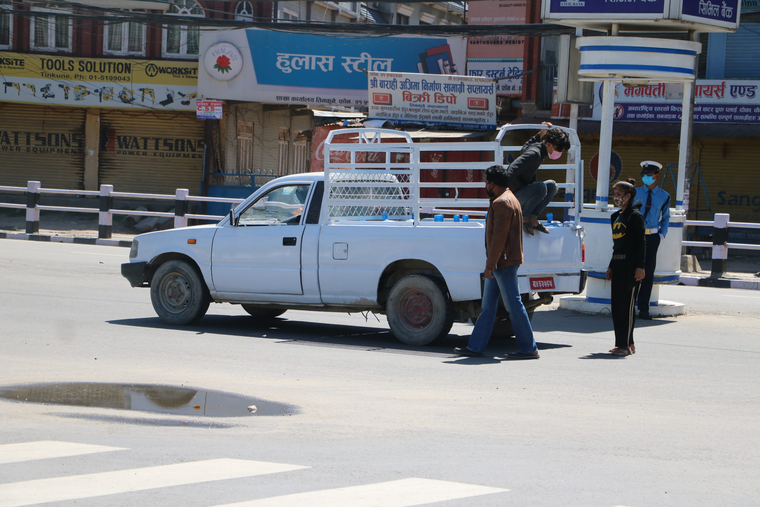 लकडाउनमा सवारी पासको दुरुपयोग बढेपछि थप कडाइ गरिएको छ।