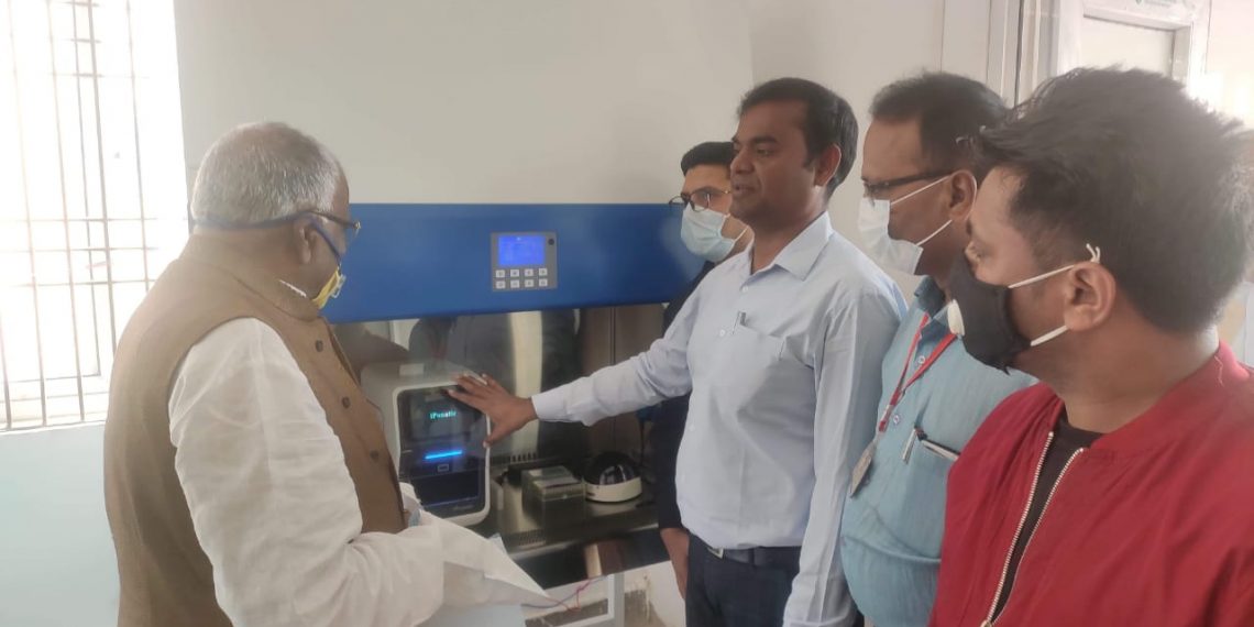 जनकपुरमा पुरानै मोडेलको पीसीआर मेसिन