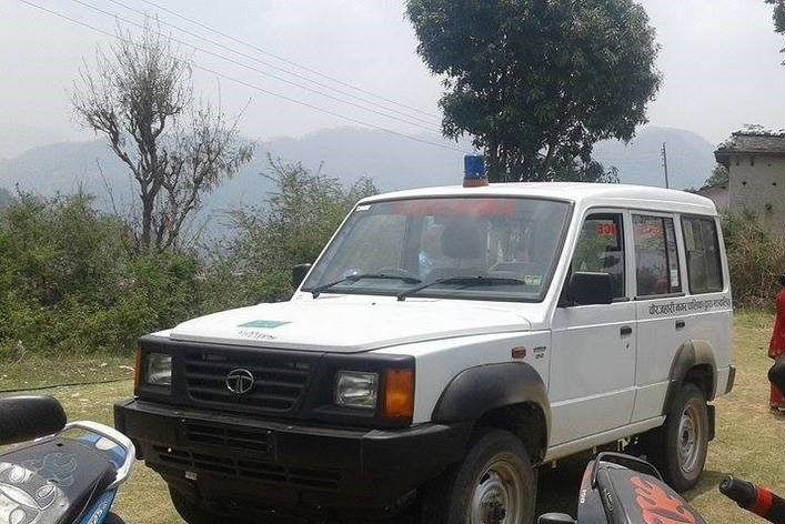 उद्योग वाणिज्य संघको एम्बुलेन्समा ब्राउनसुगर सहित , तीन जना पक्राउ