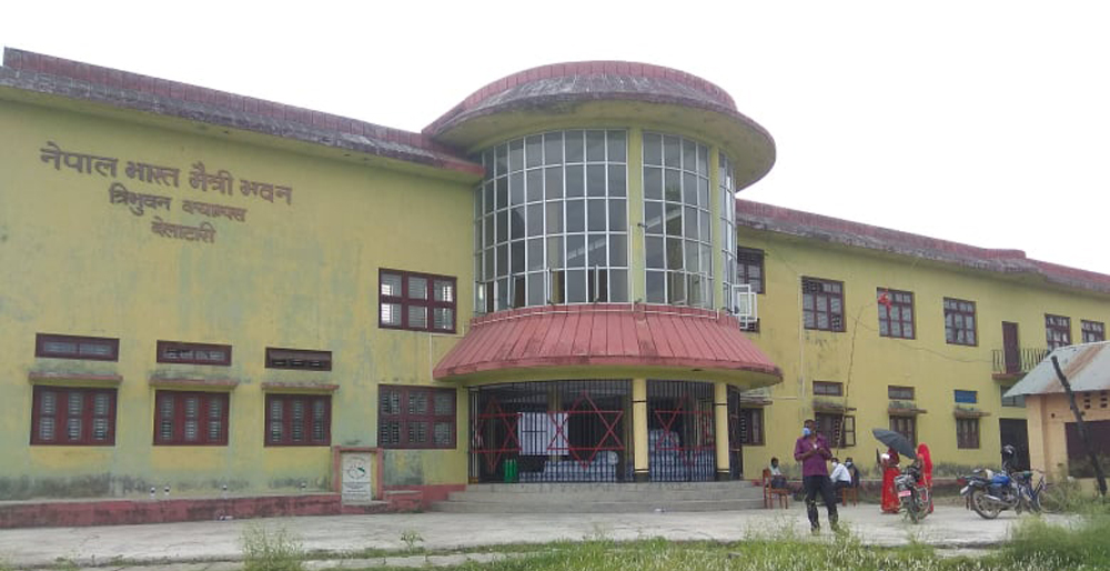 क्याम्पस प्रमुख क्‍वारेन्टाइनमा बस्‍न नमानेपछि सिडिओले भने- गलहत्ताएर भारत पठाउनू