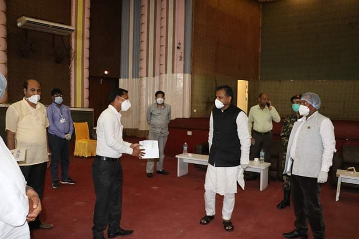 मुख्यमन्त्री राउतद्वारा विरगंजको अनुगमन, संक्रमितको उपचारमा कुनै कसर बाँकी नराख्न निर्देशन