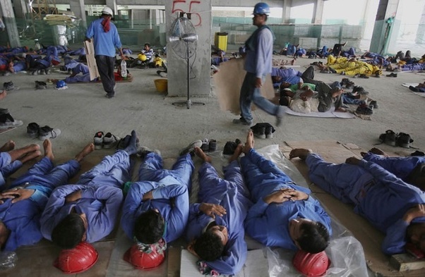 वैदेशिक राेजगारीमा पुगेका १ लाख २७ हजार नेपाली मजदुर अलपत्र