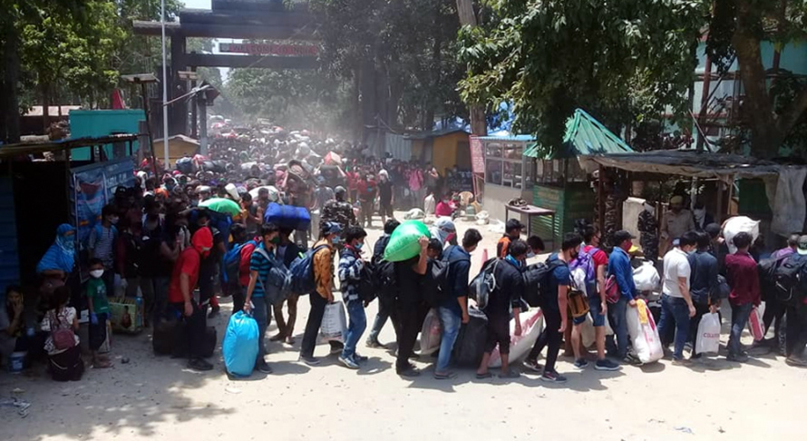 गौरीफन्टा नाकाबाट एकैदिन ५०१३ नेपाली घर फर्किए