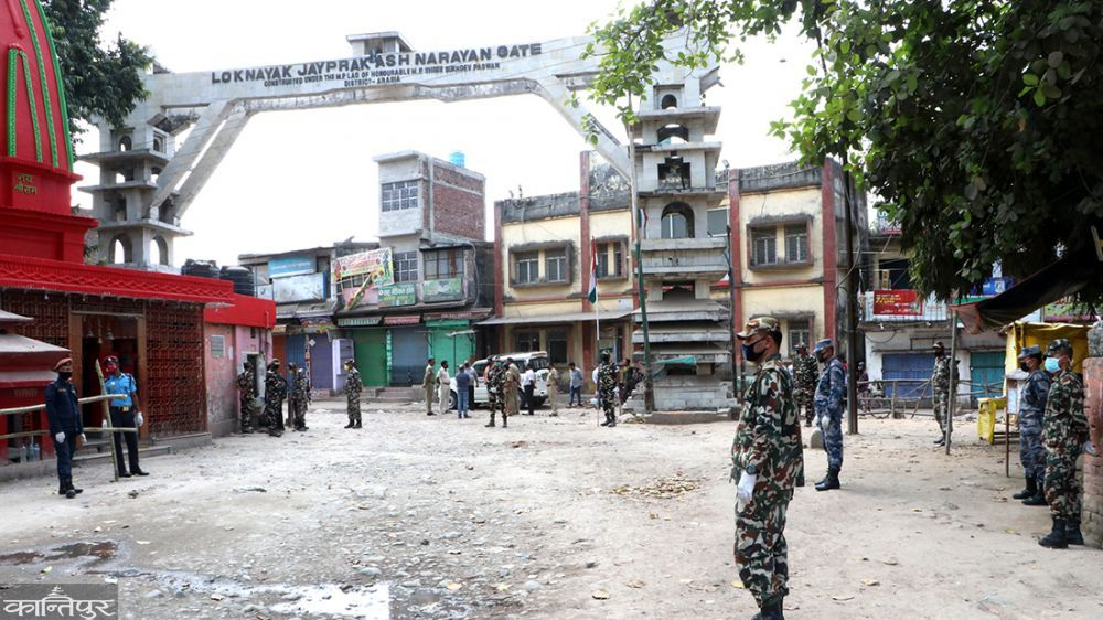 जोगबनी नाकाबाट भित्रिने र बाहिरिने क्रम जारी छ