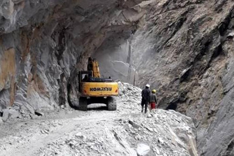 मानसरोबर जाने सडक रोकेन भारतले, नेपाली सेनालाई बाटो बनाउन समस्या