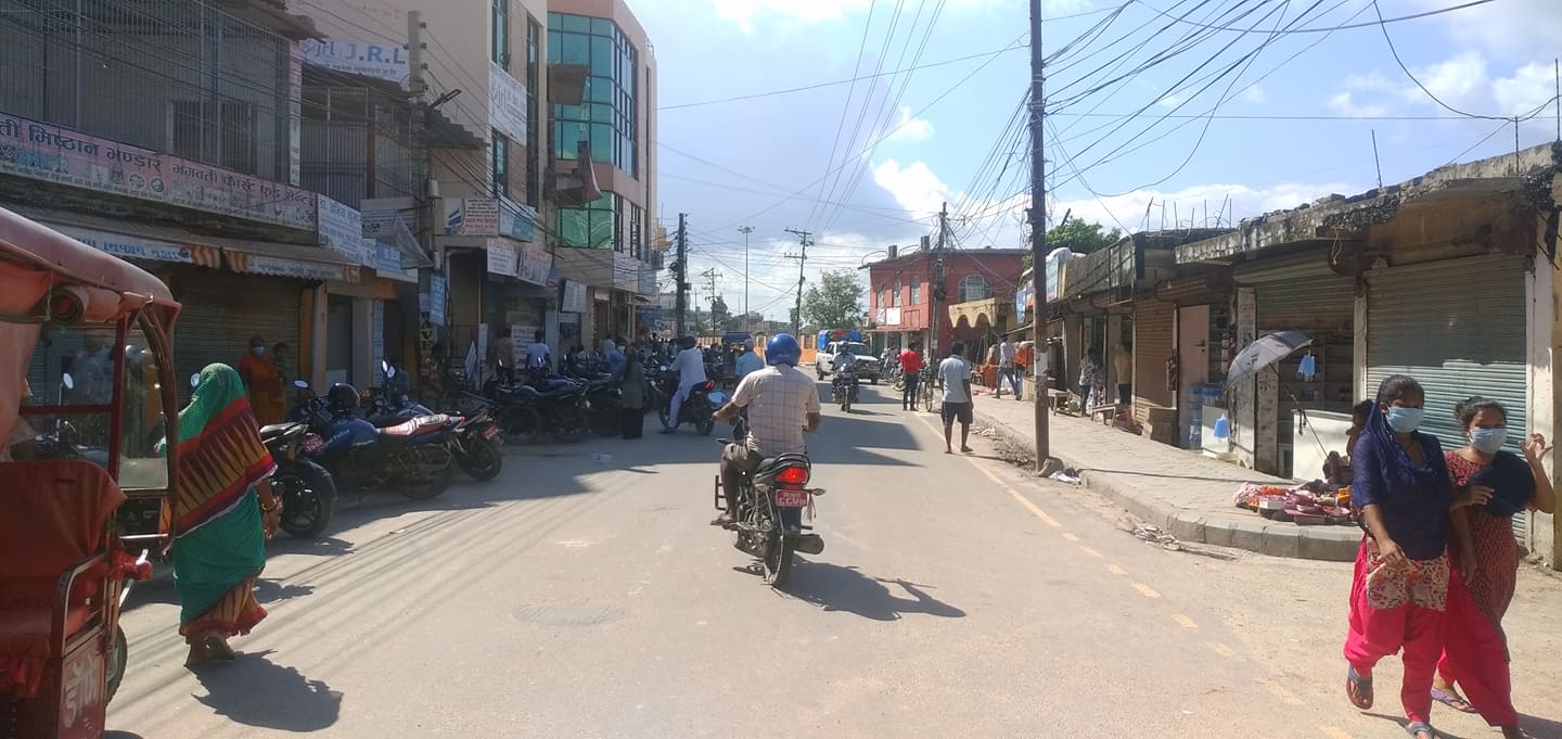 कोरोना कहर : जनकपुरमा निषेधाज्ञा, तर यस्तो भिडभाड (फोटोफिचर)