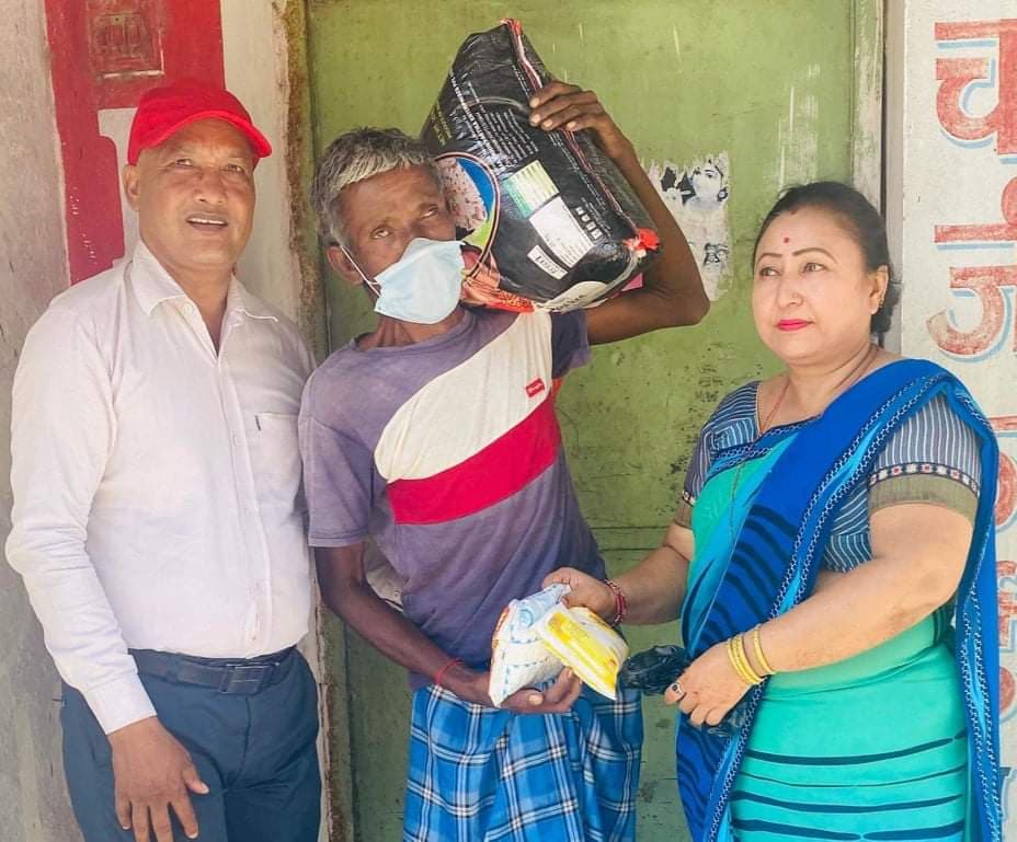 ‘मस’ जोडी : जसले बालिदिए भोकै बसेका मोतीलालको चुलोमा आगो