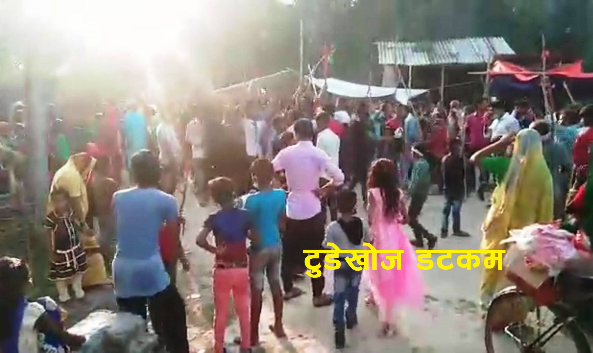 महोत्तरीमा दाहा मेला मनाउनेहरु र प्रहरीबीच झडप, अवस्था तनावग्रस्त