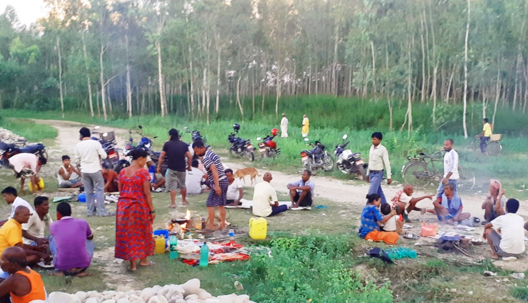 महोत्तरीमा खुलेयाम अबैध खुल्ला मदिरा बिक्रीवितरण, प्रशासन कमिशनको चक्करमा !