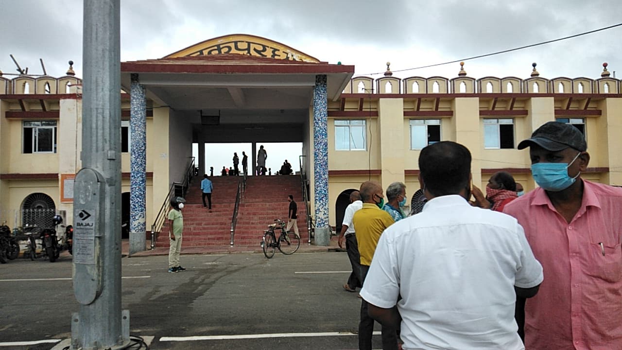 एक्सनमा रेल्वेका नयाँ प्रबन्ध सञ्चालक झा : बसेर तलब खाने १५१ कर्मचारीलाई हटाए