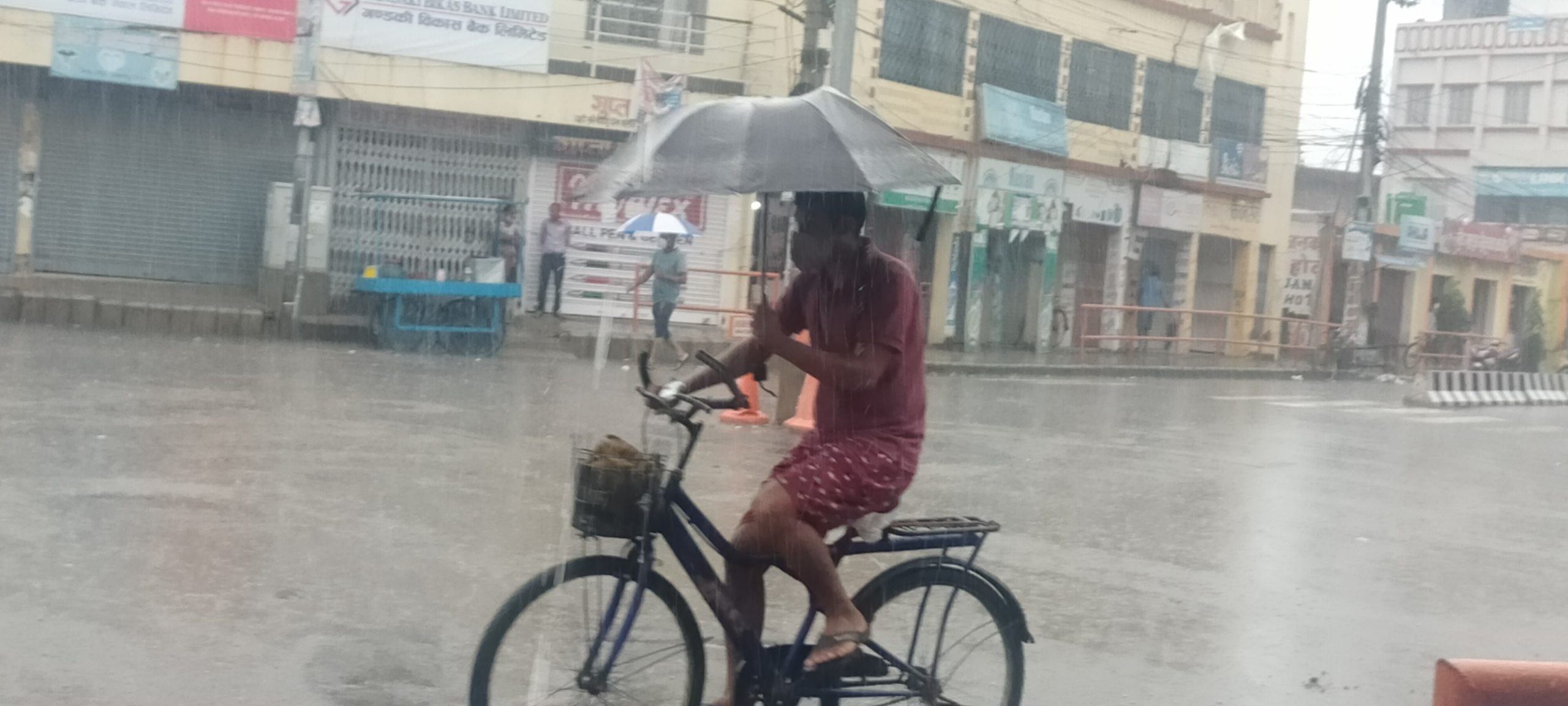 जनकपुरसहित मुलुकका विभिन्न स्थानमा वर्षा जारी, सतर्कता अपनाउन आह्वान
