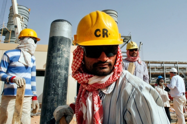 साउदी अरबले श्रम भिसा दिन सुरु गर्ने