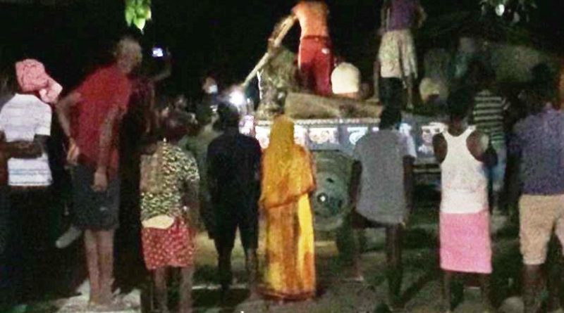 धनुषा : काठको विषयमा प्रहरीसँग झडप, इन्सपेक्टर पनि घाईते