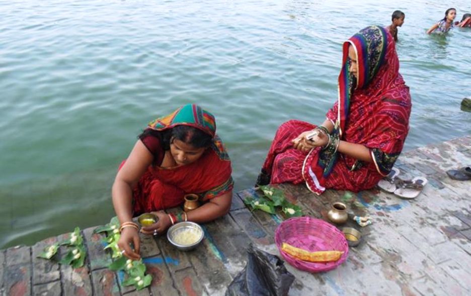 मधेसमा जितिया पर्व सुरु, पूर्व सन्ध्यामा माछा र कोदोको रोटी खाने चलन !