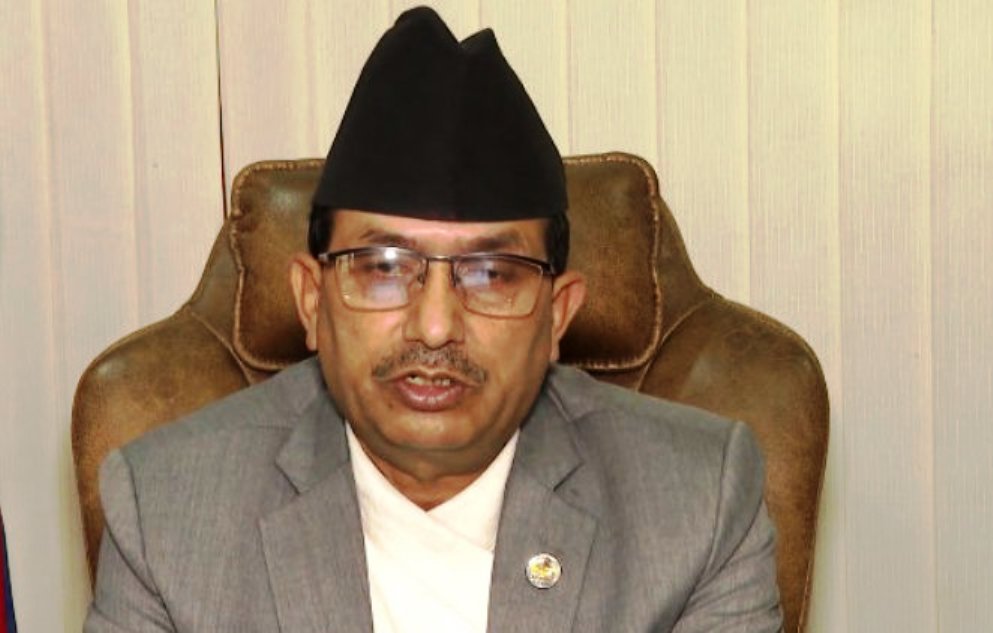 स्वास्थ्य मन्त्रीकै घरमा पस्यो कोरोना, आफै क्वारेन्टाइनमा पुगे
