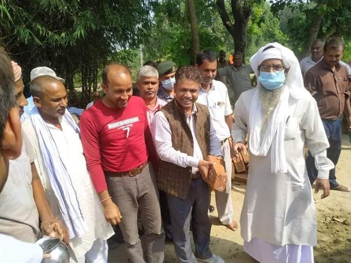 सिरहा : विचल्लीमा परेकी रेमनीको घर राज्यमन्त्री मण्डलसहितका व्यक्तिले बनाइदिने