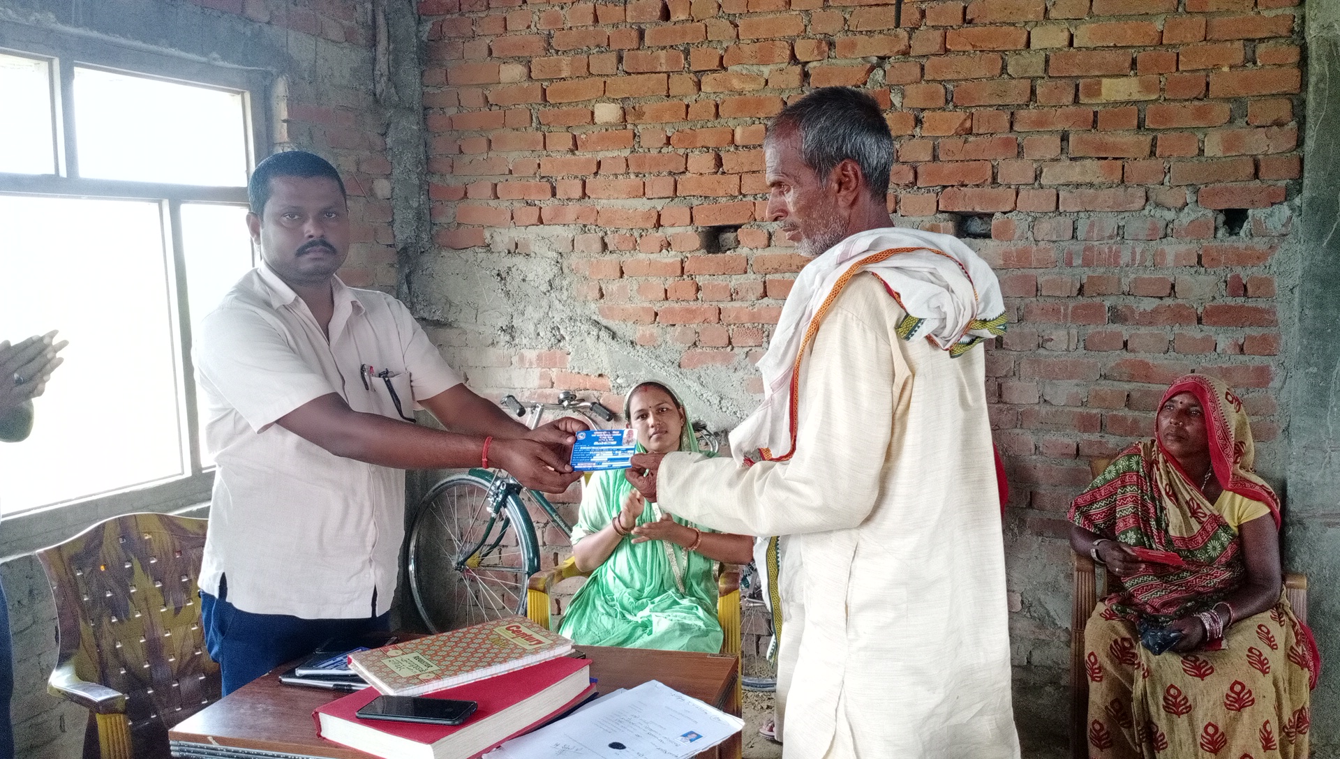 बरियारपट्टीमा अपाङ्गता परिचय–पत्र बितरण सुरु