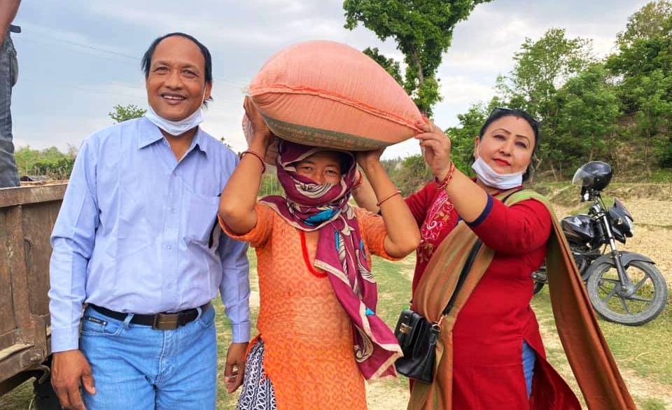 भोकालाई राहत बाँड्दा दाता चौधरीमाथि लहानका मेयरले मुद्दा चलाउने !