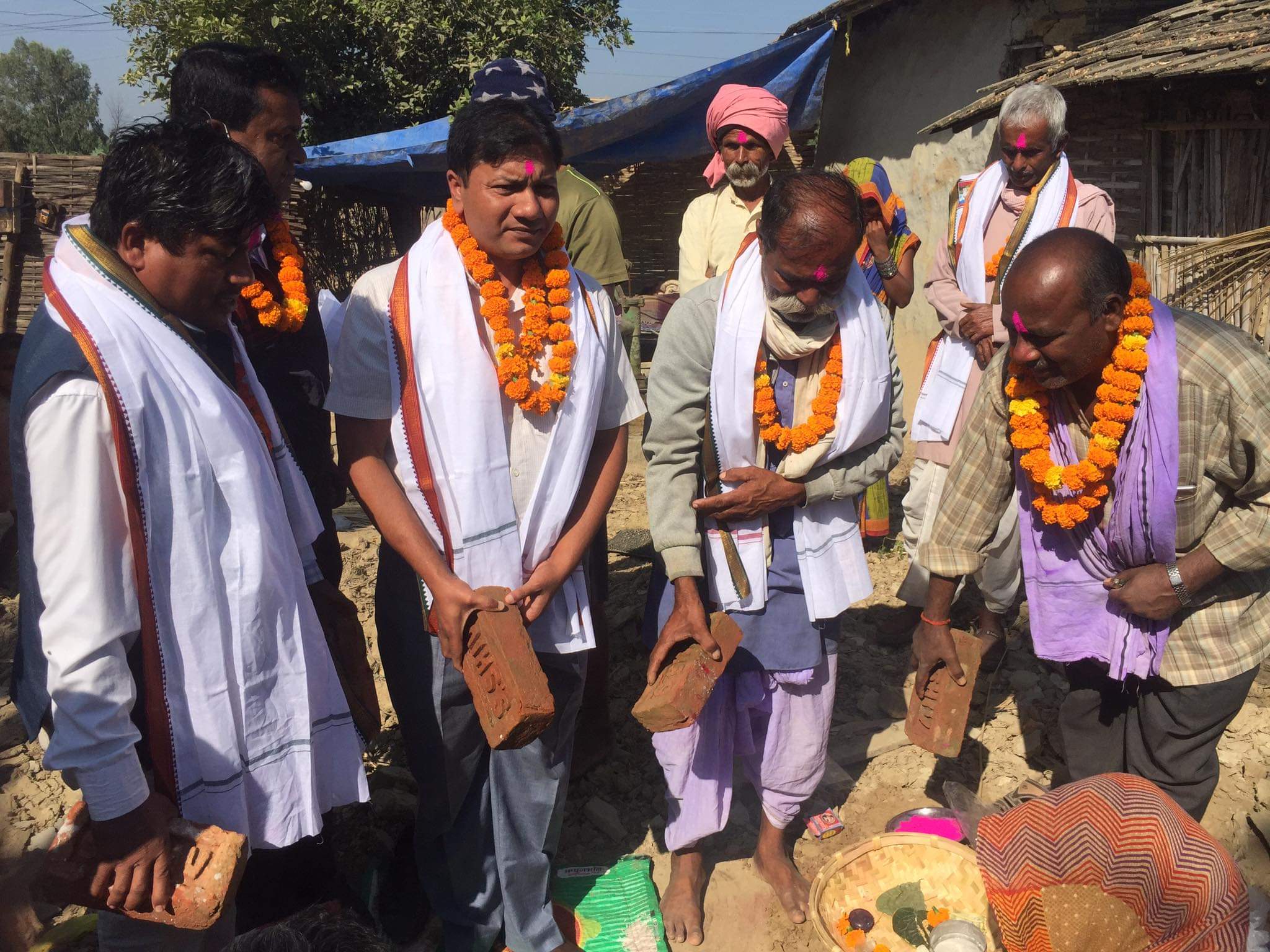 कर्जन्हामा पनि डोम समुदायको पक्की घर बन्दै, सांसद साहले गरे शिलान्यास
