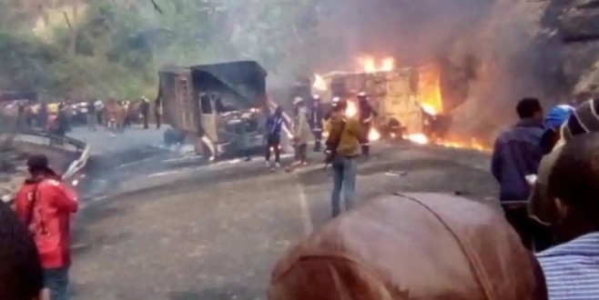 बसमा आगो लागेपछि ५३ जनाको मृत्यु