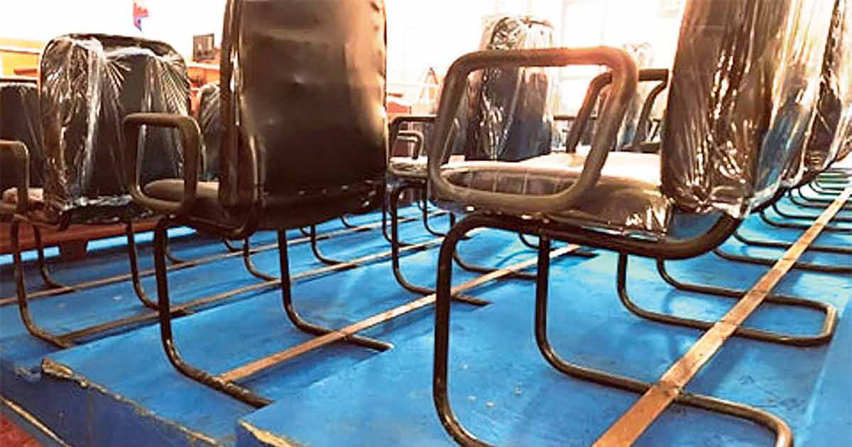 प्रदेश १ : भुइँमा ठोकिए कुर्सी, ताकि संसद् चल्दा कसैले उठाउन नसकोस्