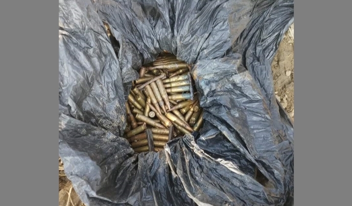 खेत खन्दा १ सय ८५ राउण्ड गोली भेटियो