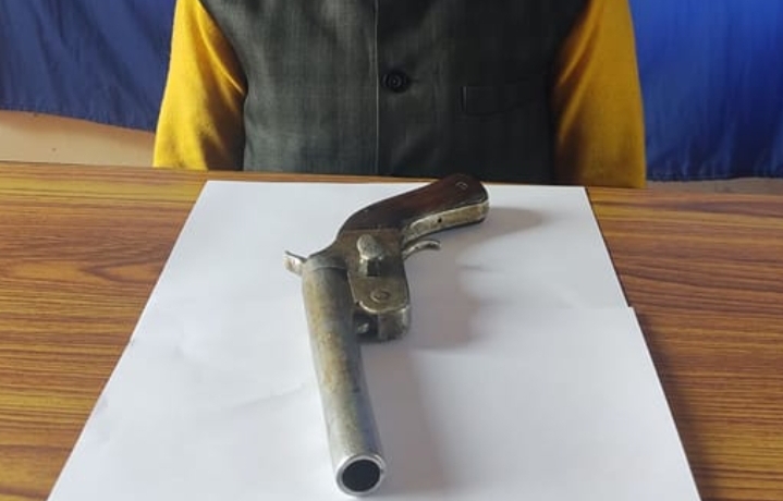 कटुवा पेस्तोल बोकेका साह पक्राउ
