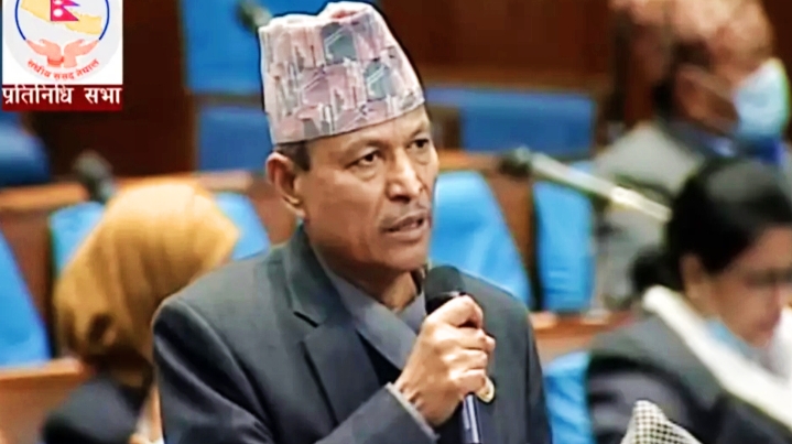 भीम रावलको प्रश्न- प्रधानमन्त्री कुन पार्टीको ?
