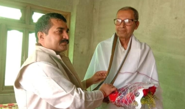 प्रदेश २ प्रमुख डा. अहिराजद्वारा लोकतन्त्रवादी नेता यादव सम्मानित