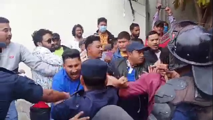 कैलालीमा केपी ओली र माधव नेपाल समुहबीच कुटाकुट